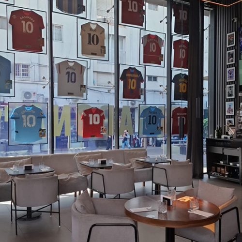 10 Igual A Nadie- Restaurante Oficial Diego Maradona - CARPEAL Design