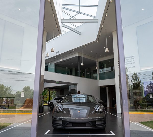 PORSCHE CENTER BUENOS AIRES - CARPEAL Design